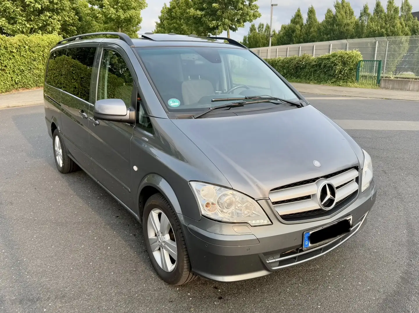 Mercedes-Benz Vito Viano 122 CDI Lang Automatik 8 Sitzer Lang Voll Gri - 1