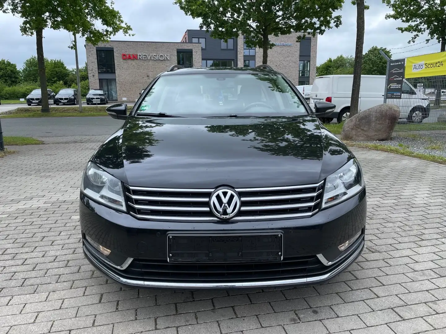 Volkswagen Passat Variant Passat 2.0 TDI Comfortline BM Temp AHK SHZ PDC Schwarz - 2