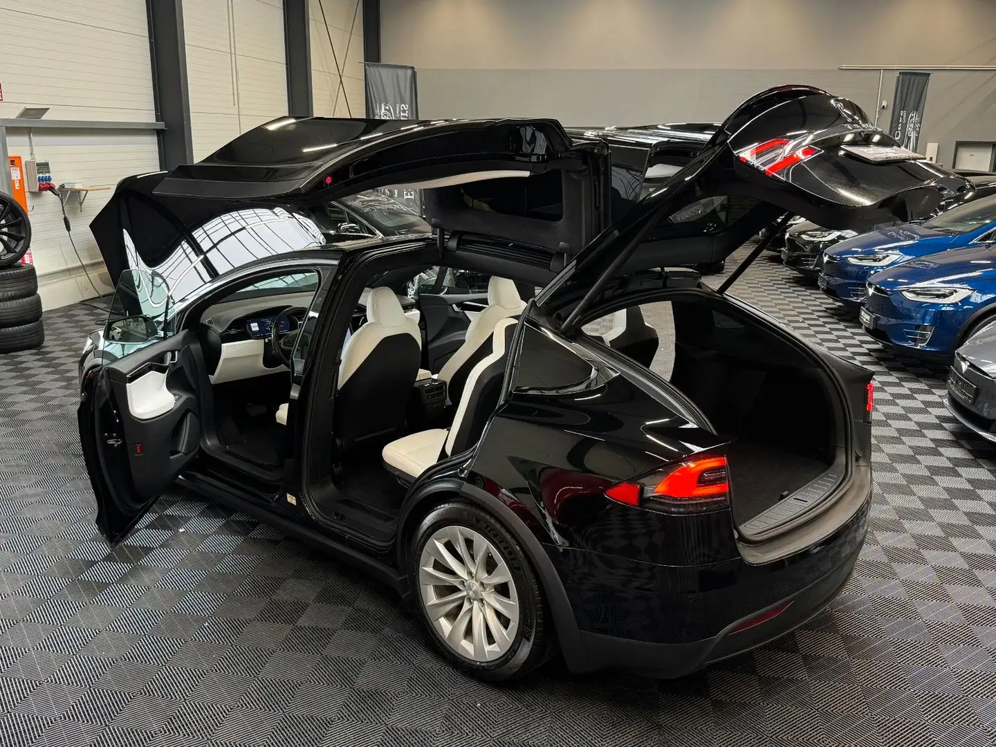 Tesla Model X MODEL X LONG RAVEN PLUS + | 103kWh | AP 3.0 | Schwarz - 2