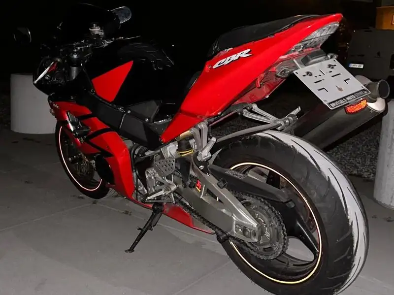 Honda CBR 900 - foto 5