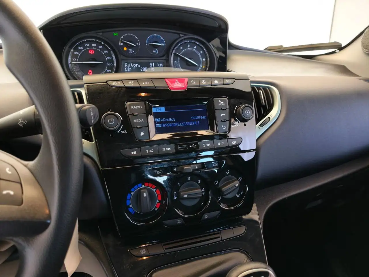 Lancia Ypsilon 2022 — фото 10