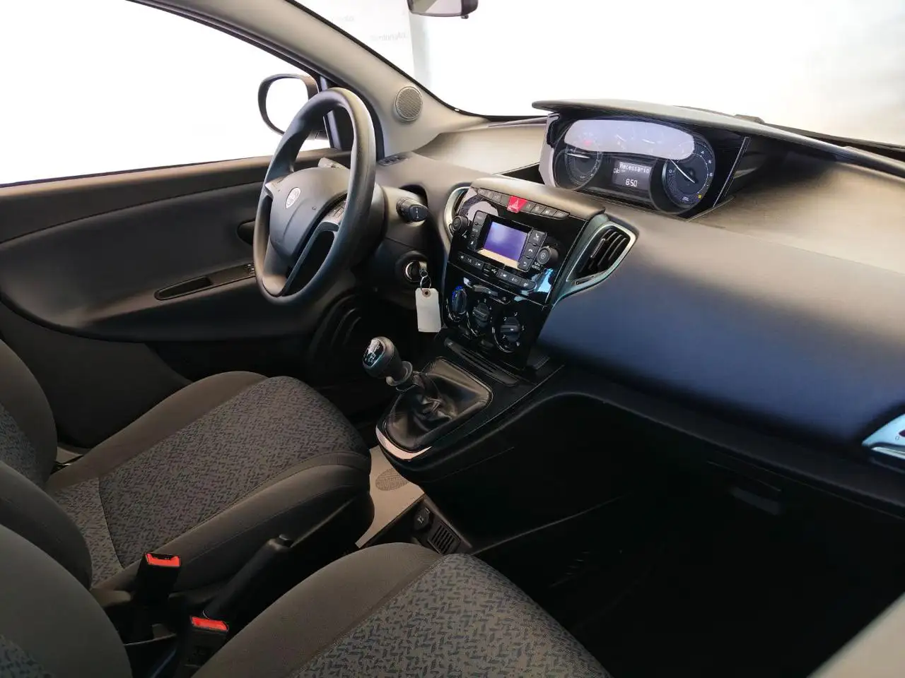 Lancia Ypsilon 2022 — фото 9
