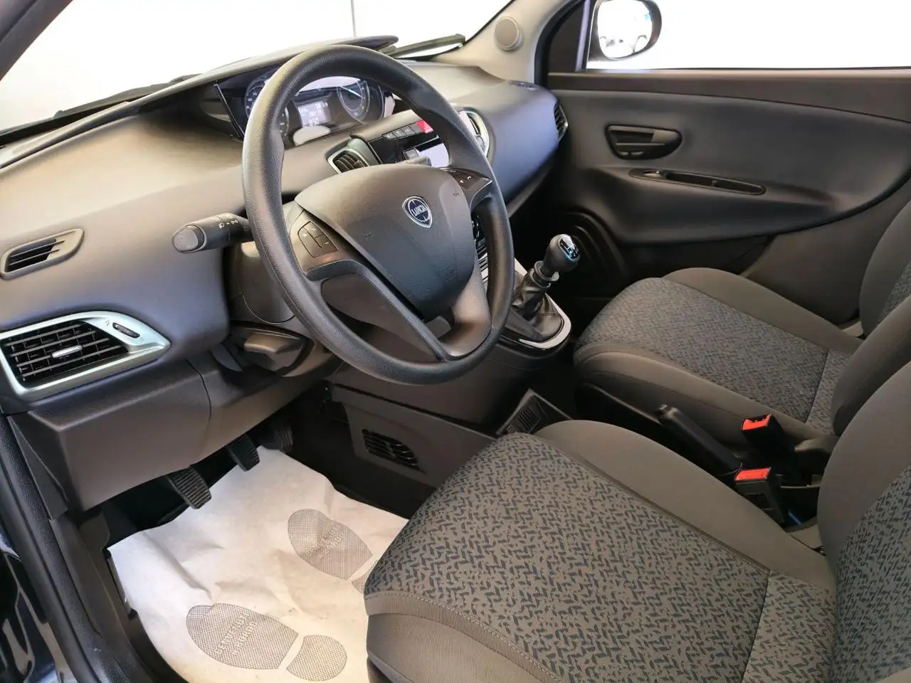 Lancia Ypsilon 2022 — фото 7