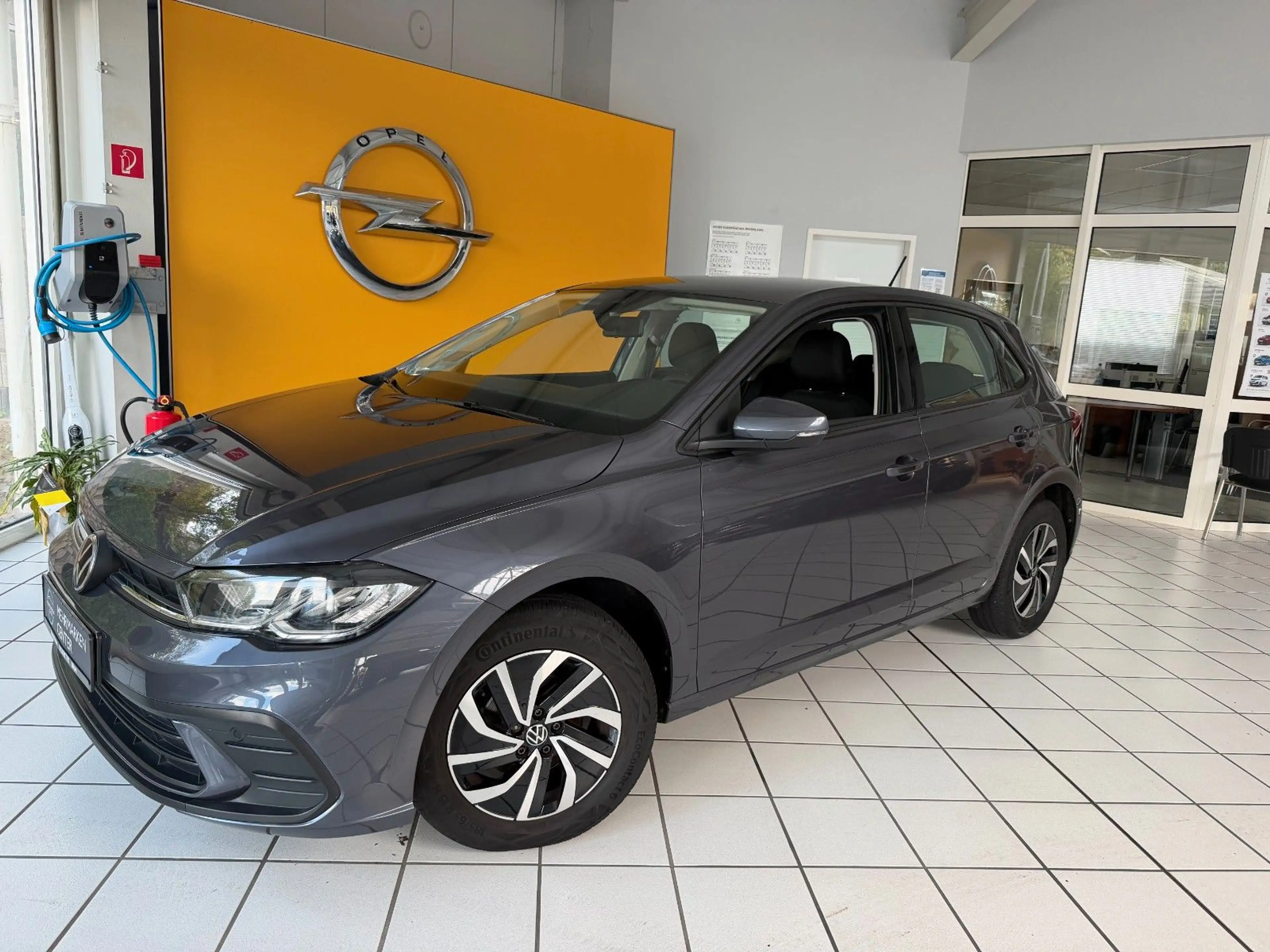 Volkswagen Polo VI Life Navi über Handy+LED+Sitzheizung