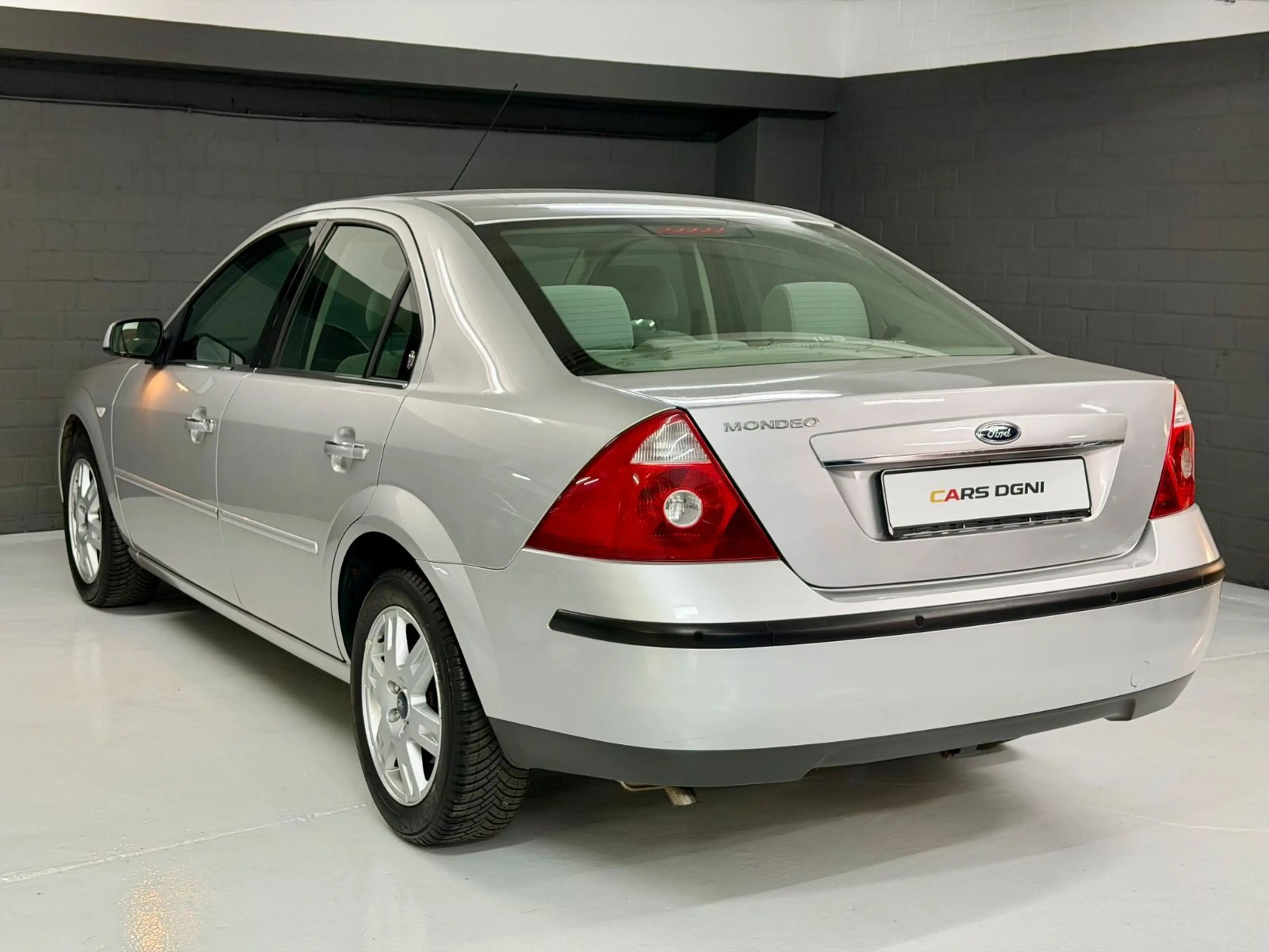 Ford Mondeo 2.0 Ghia*Autotik*NAVI Groß*Klimatronik* — photo 4