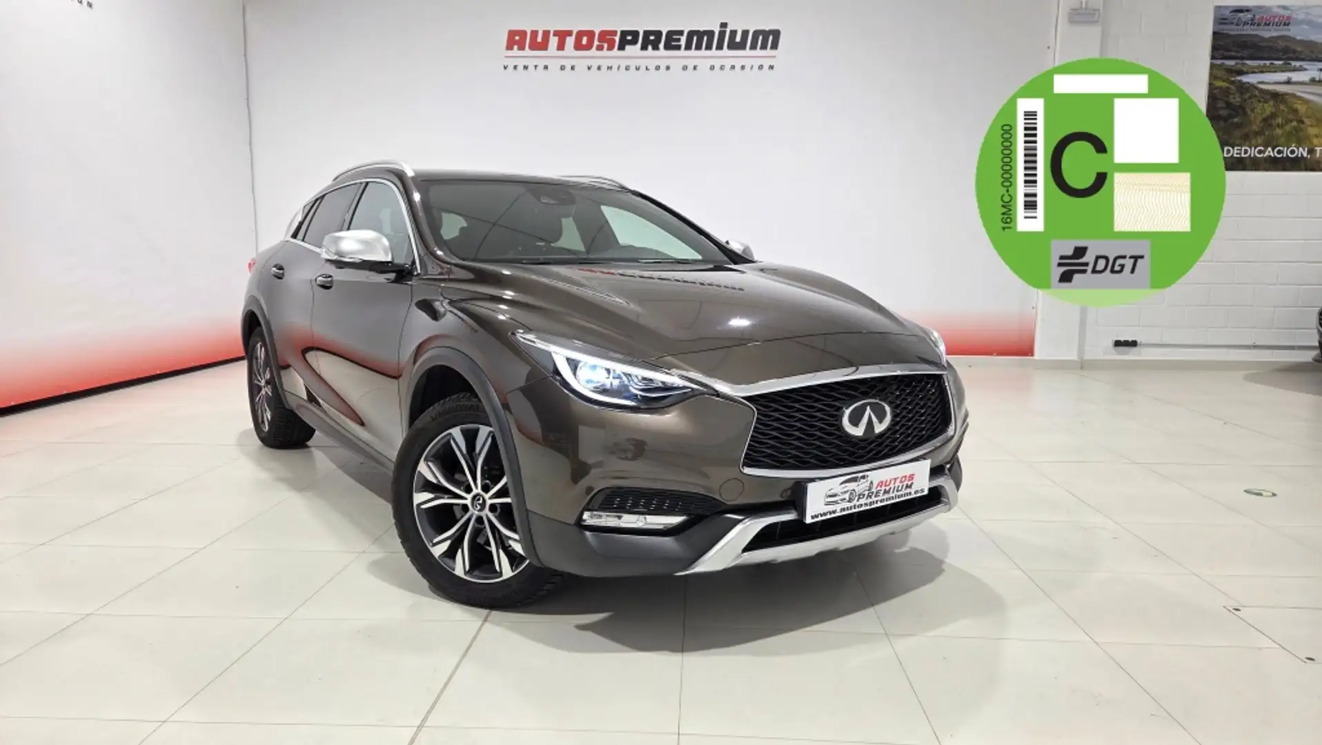 Infiniti QX30 2.2d Premium Tech AWD 7DCT Braun - 1