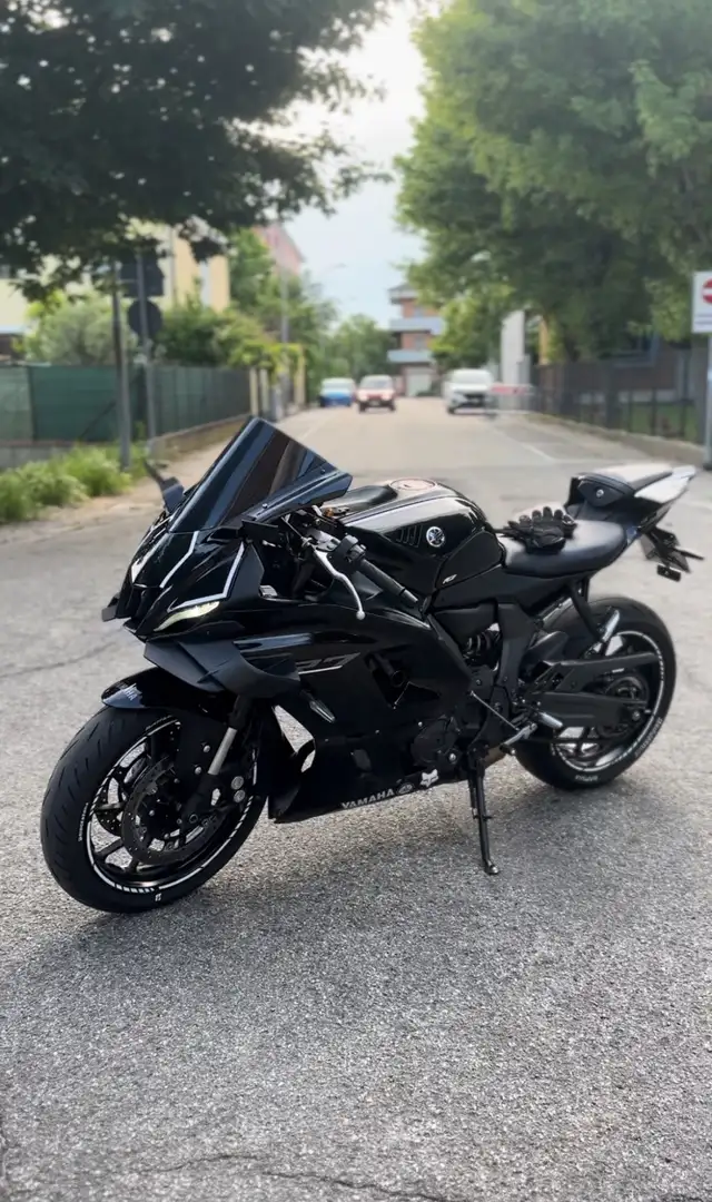 Yamaha YZF-R7 - 1