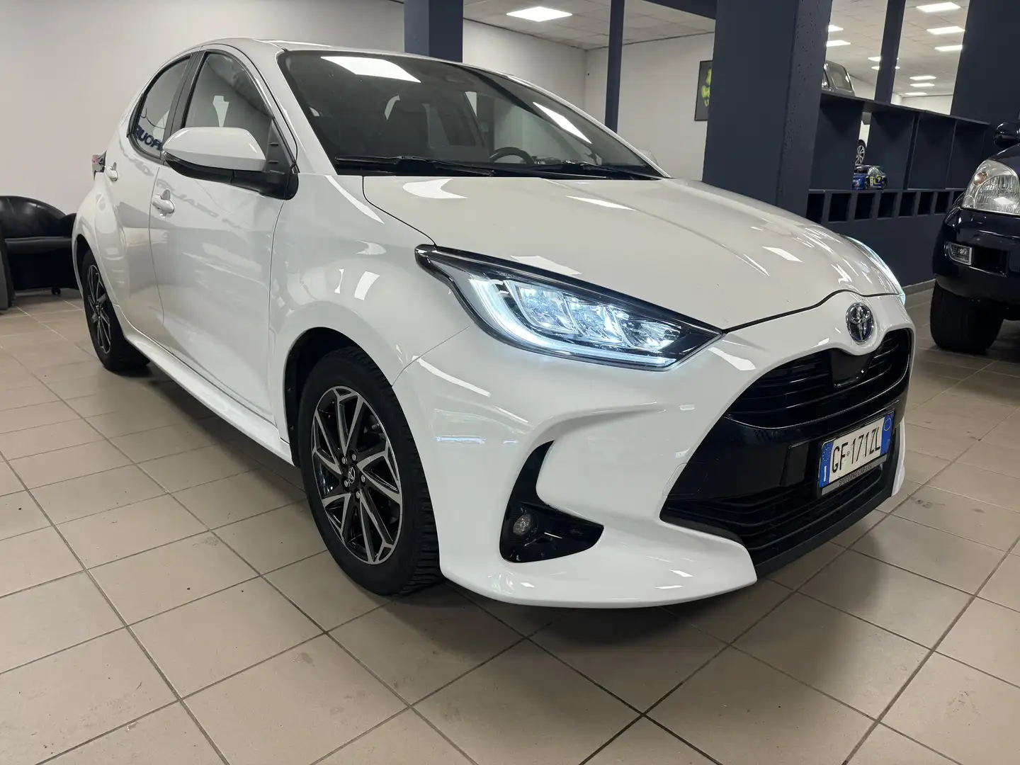 Toyota Yaris Yaris 1.5h Trend Bianco - 1