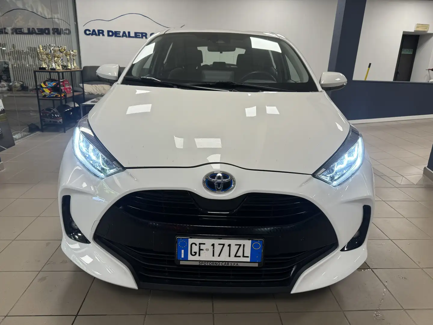 Toyota Yaris Yaris 1.5h Trend Bianco - 2