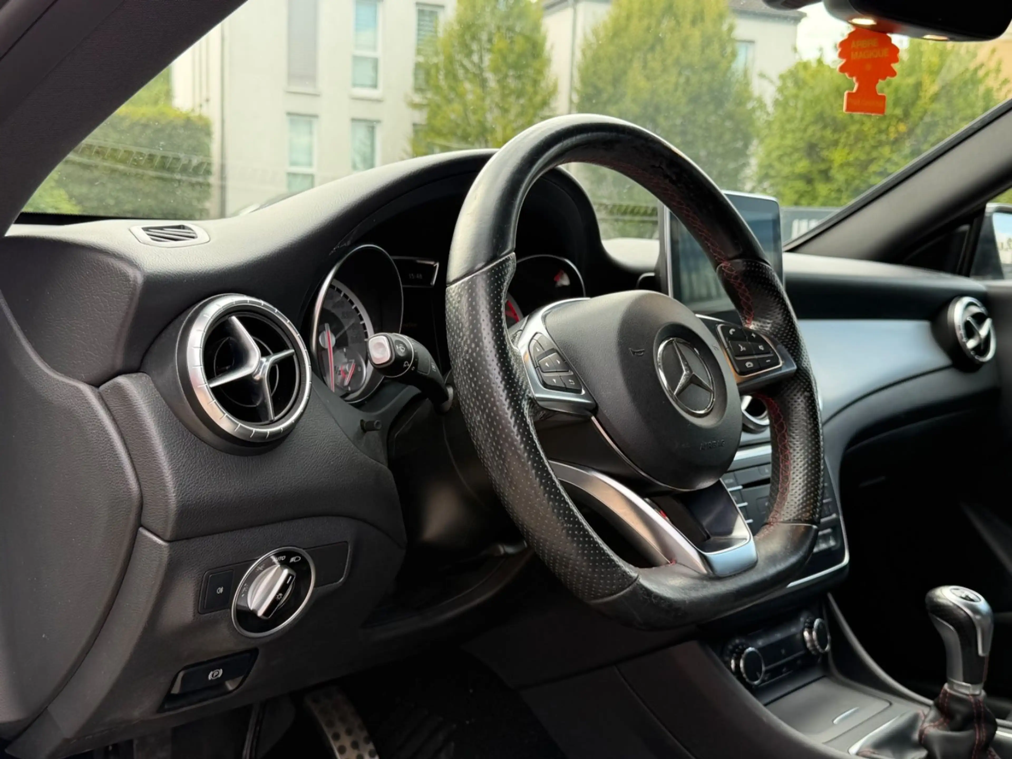 Mercedes-Benz CLA 200 CDI / d AMG LINE — photo 11
