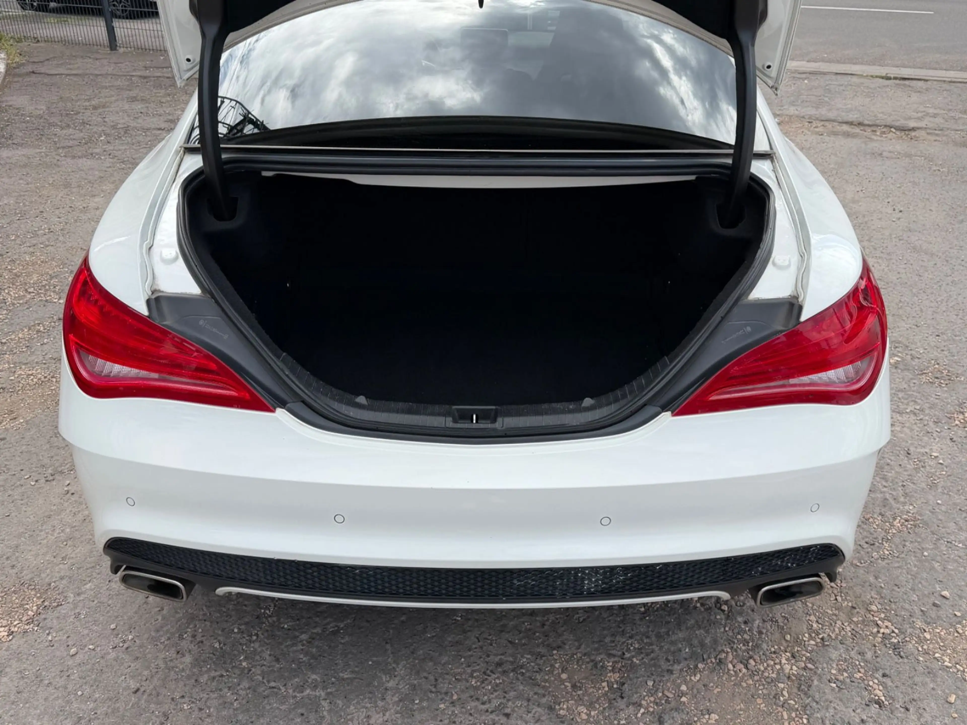 Mercedes-Benz CLA 200 CDI / d AMG LINE — photo 14