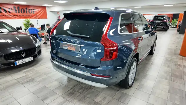 Volvo XC90 view 6