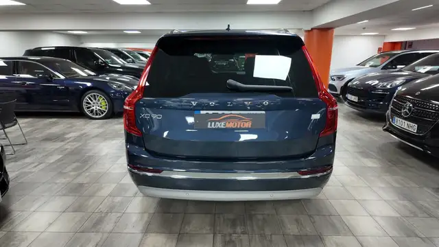 Volvo XC90 view 5