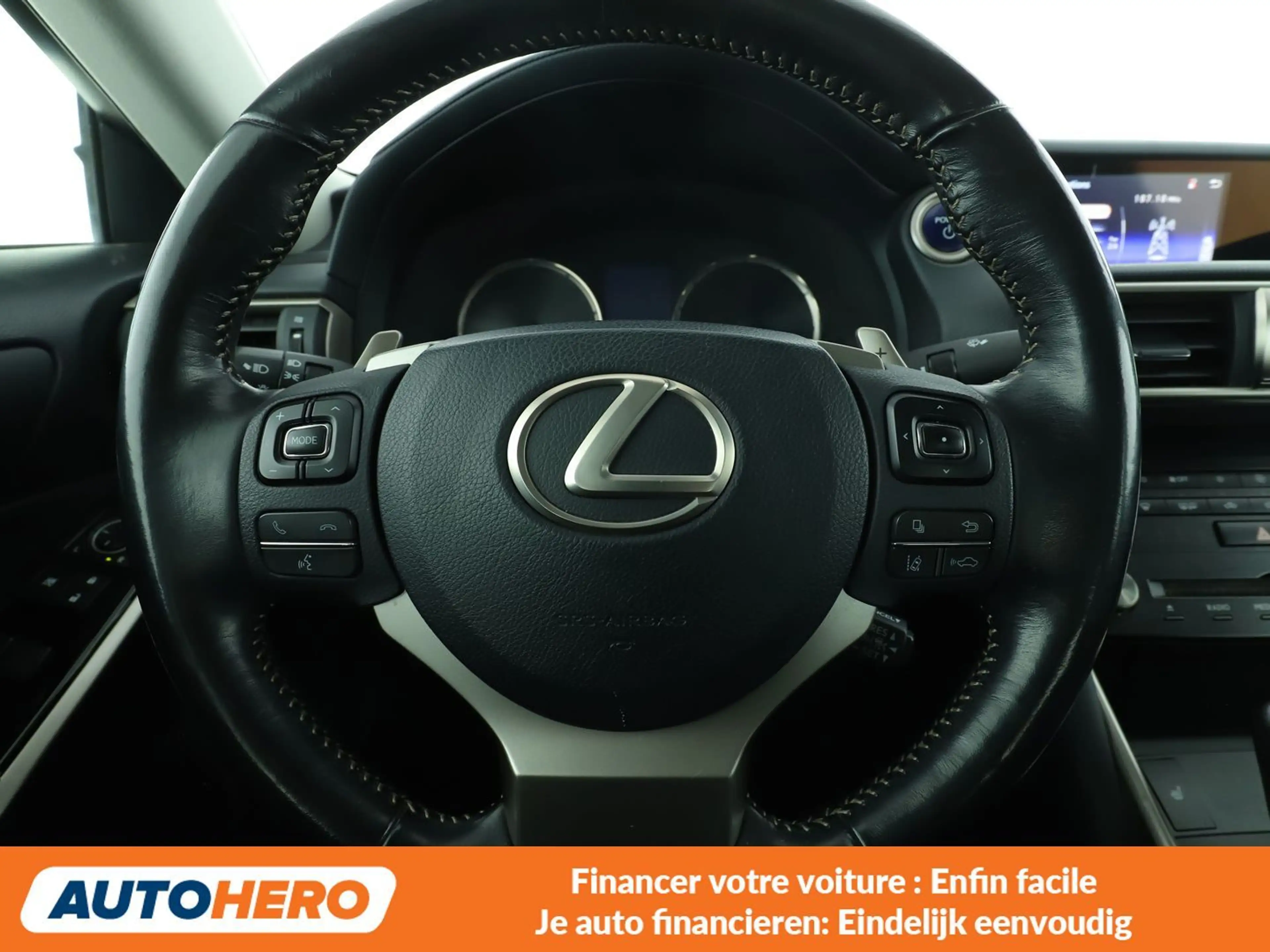Lexus IS 300 IS 300h Executive — photo 5