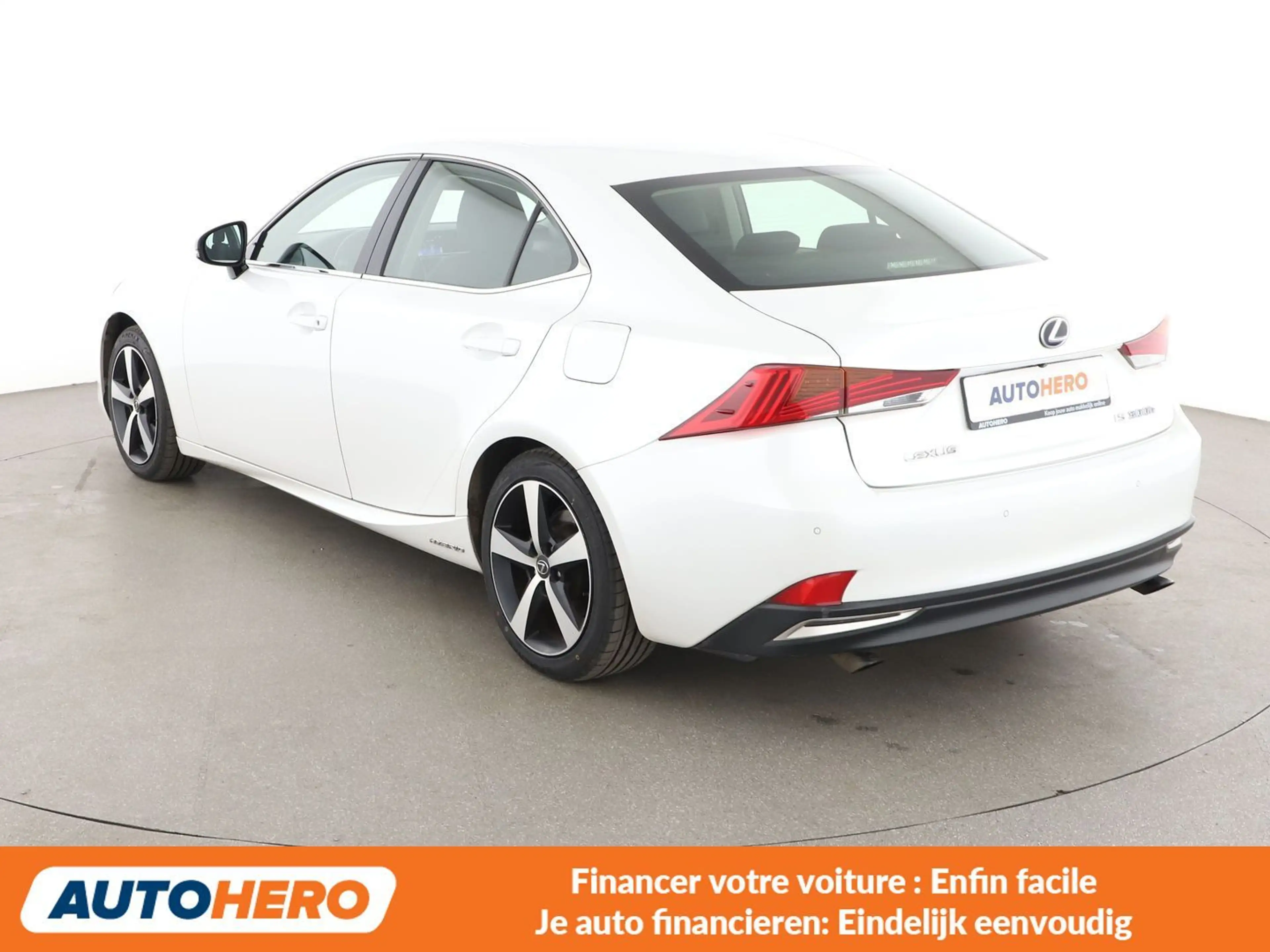 Lexus IS 300 IS 300h Executive — photo 4
