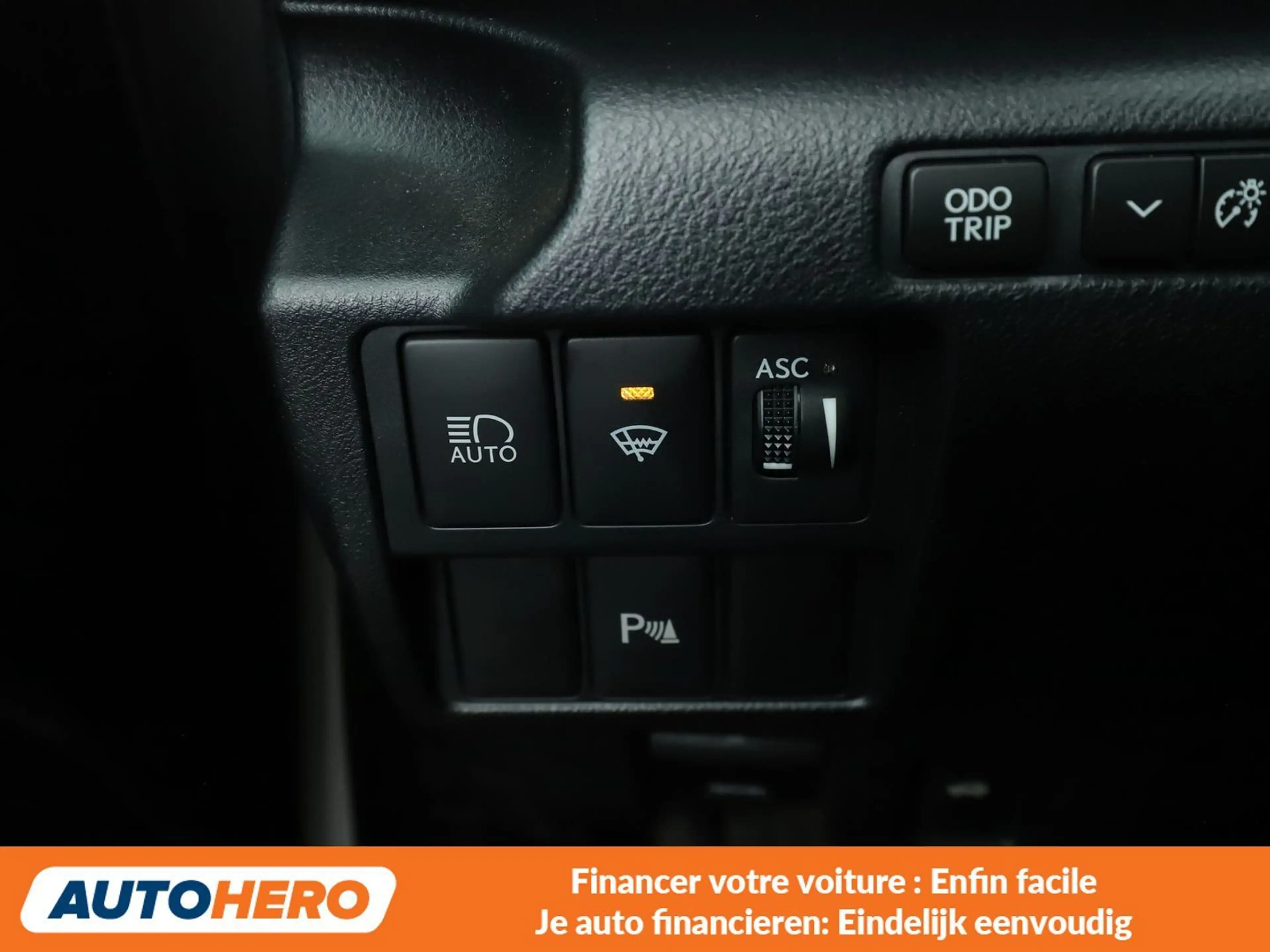 Lexus IS 300 IS 300h Executive — photo 15