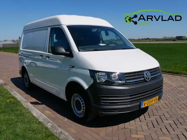 Volkswagen Transporter 2.0 TDI L1H2 75kW AC ** 8999 EX BTW **