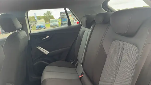 Audi Q2 view 9
