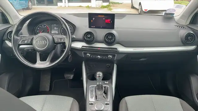 Audi Q2 view 11