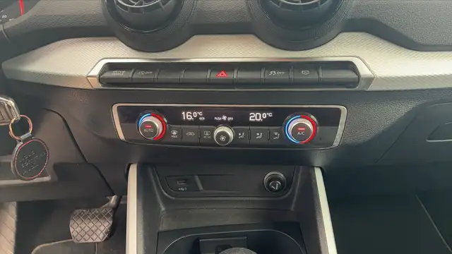 Audi Q2 view 13