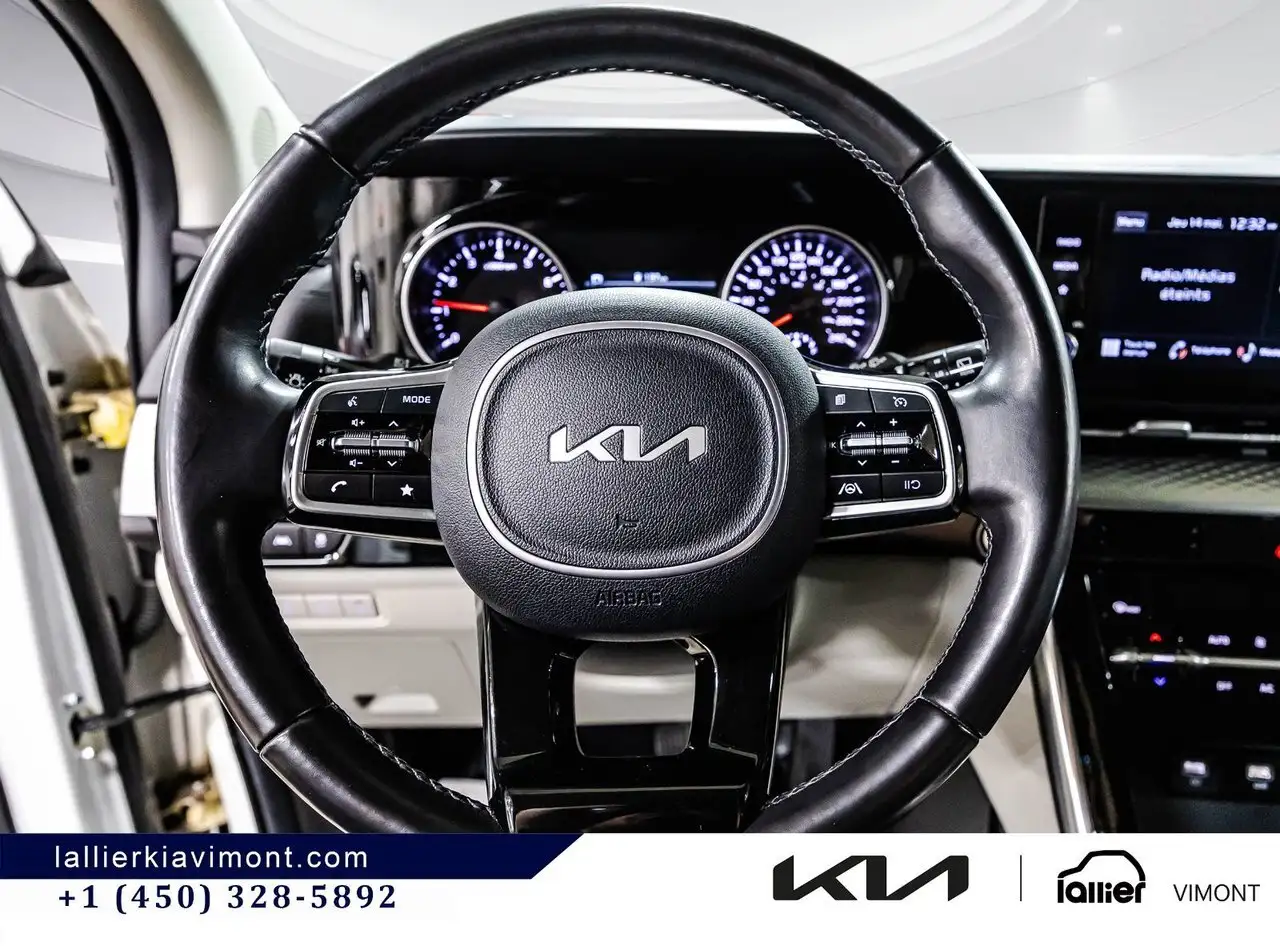 Kia Carnival снимка Kia Carnival