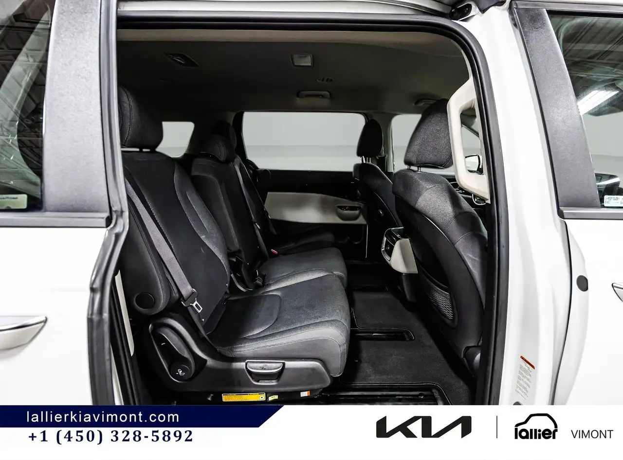 Kia Carnival снимка Kia Carnival