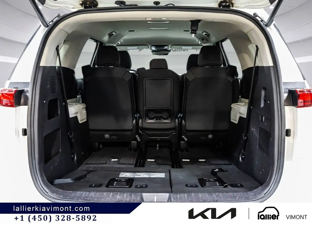 Kia Carnival снимка Kia Carnival
