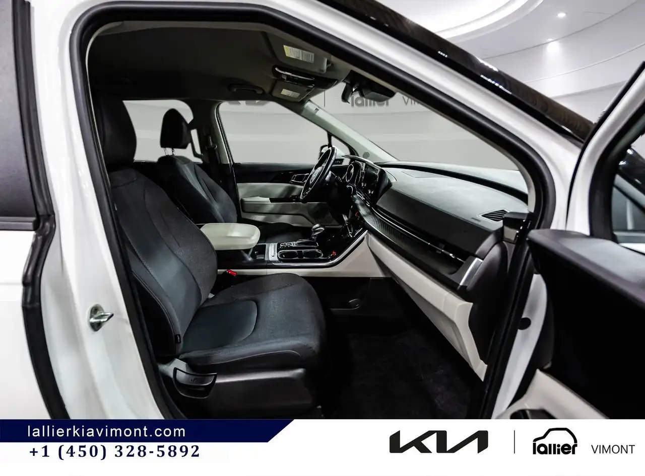 Kia Carnival снимка Kia Carnival