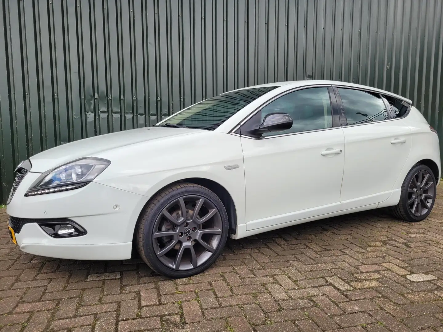 Lancia Delta 1.4-16V S Momo Design LPG-3 onderbouw Blanc - 2