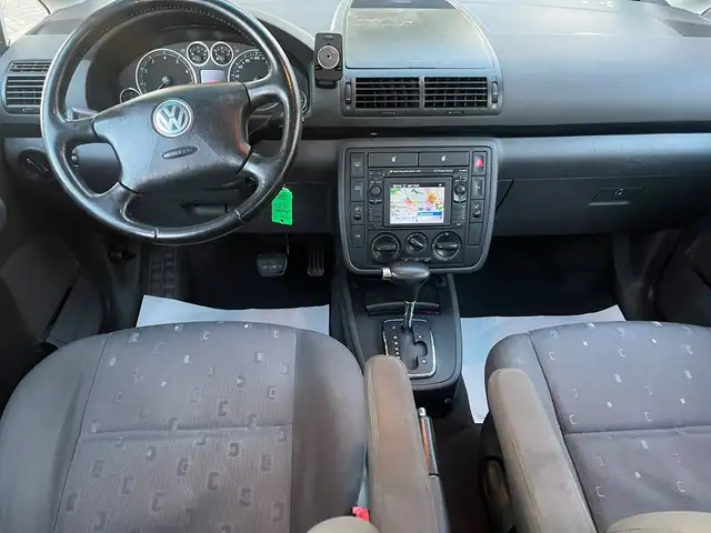 Volkswagen Sharan view 11