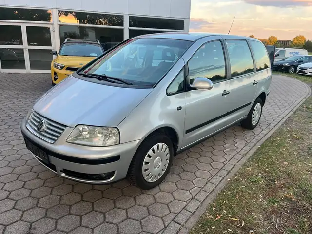 Volkswagen Sharan view 2