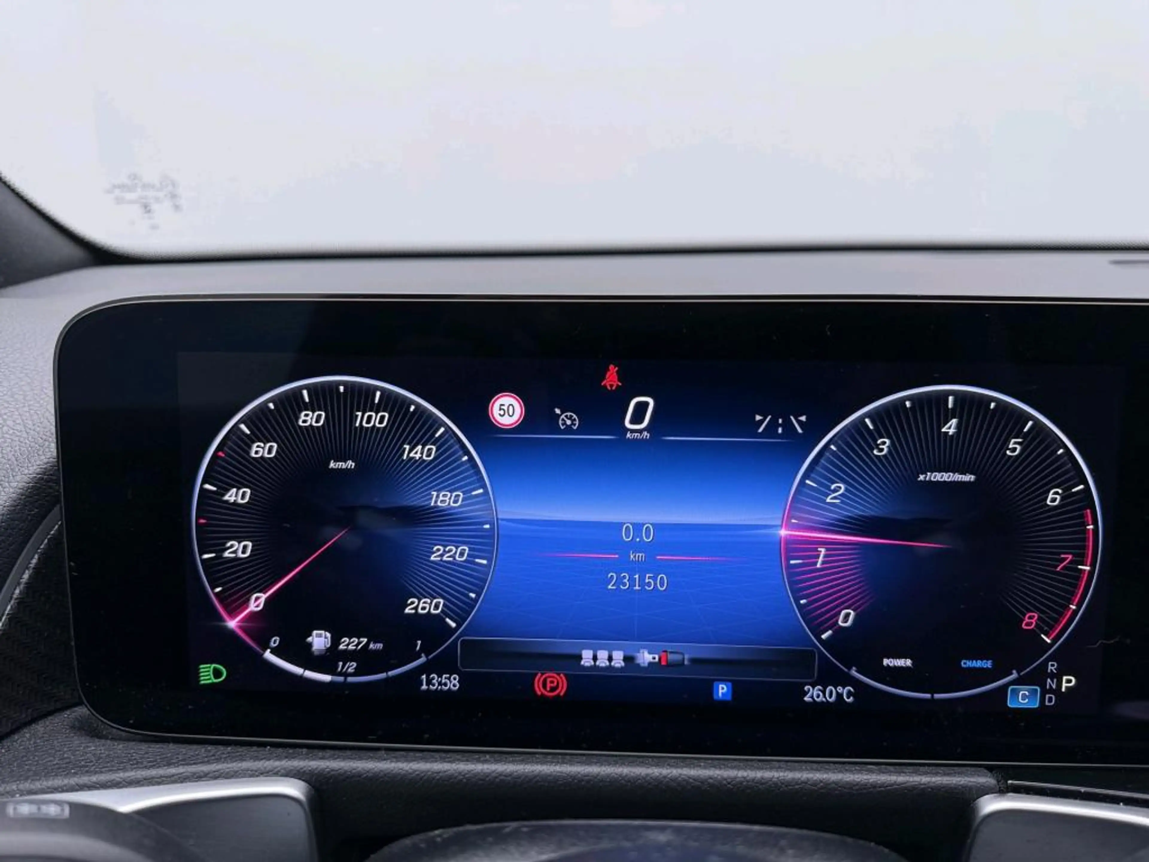 Mercedes-Benz GLB 180 AMG Line AMG Line | Night Pakket | Panorama Schuif — photo 7