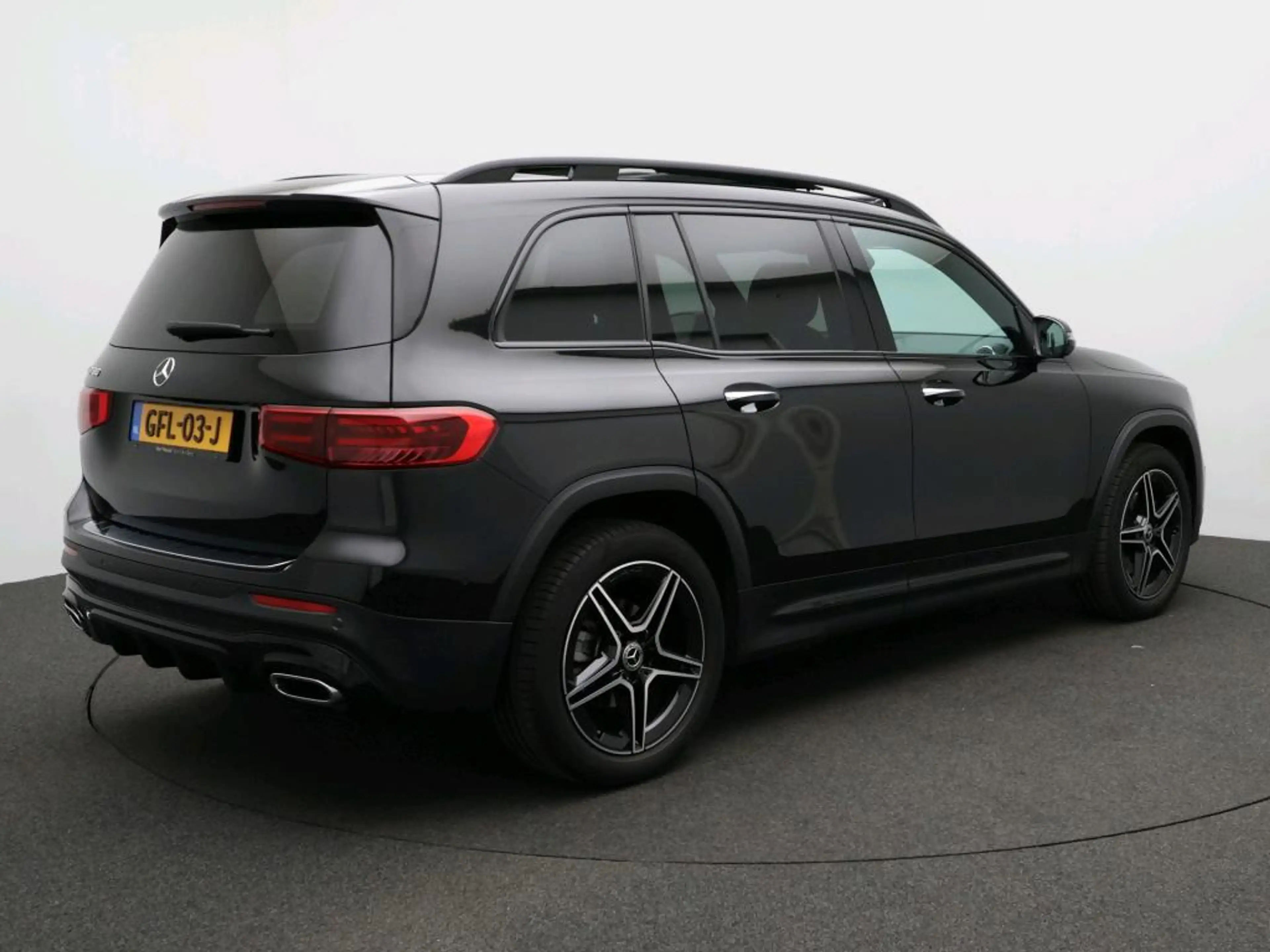 Mercedes-Benz GLB 180 AMG Line AMG Line | Night Pakket | Panorama Schuif — photo 2