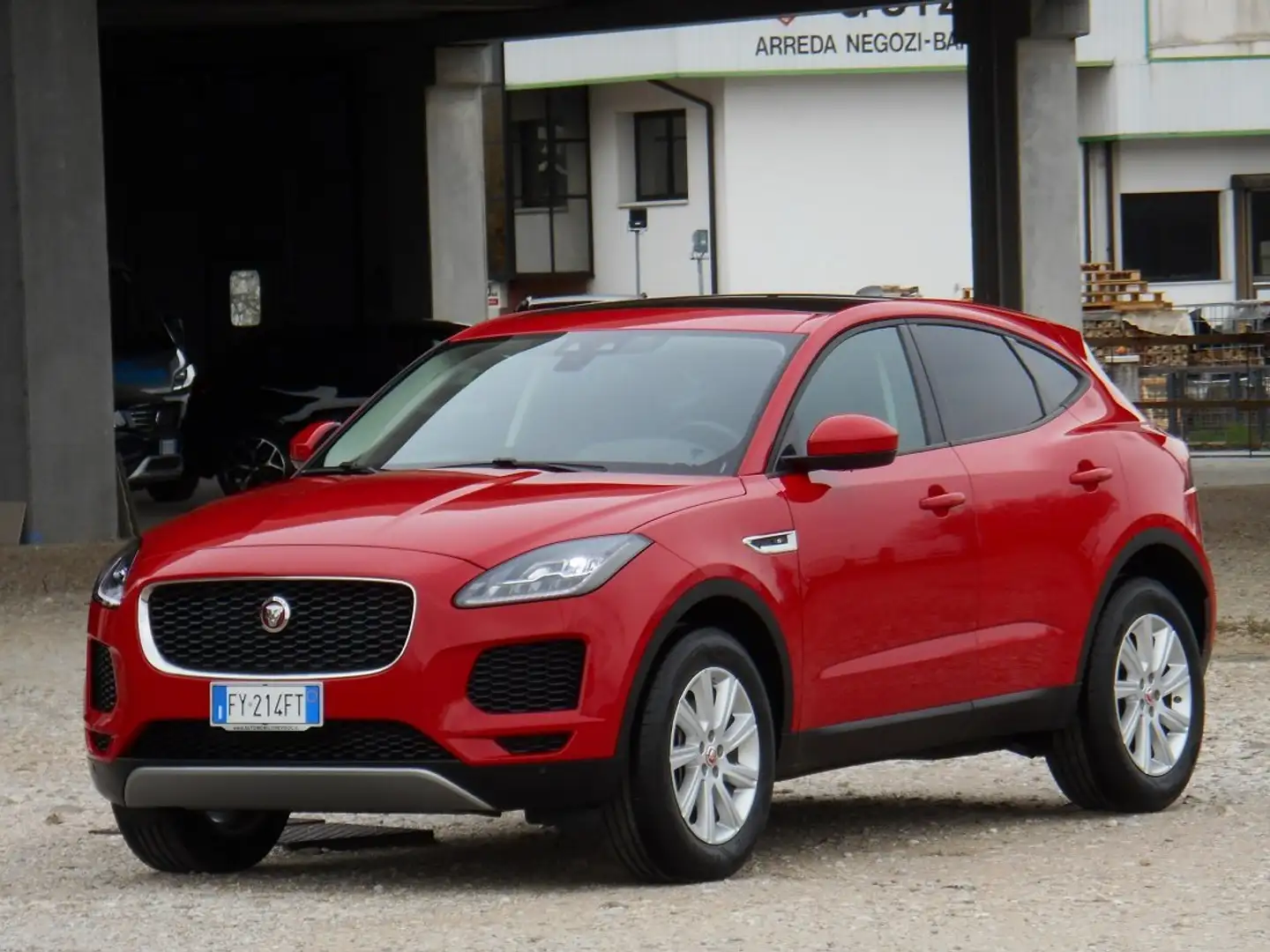 Jaguar E-Pace 2000 i4 200CV S AWD Automatico Rosso - 1