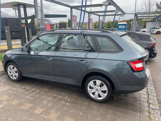 Imagine Skoda Fabia Fabia III Combi Combi 1.0 MPI Cool Plus
