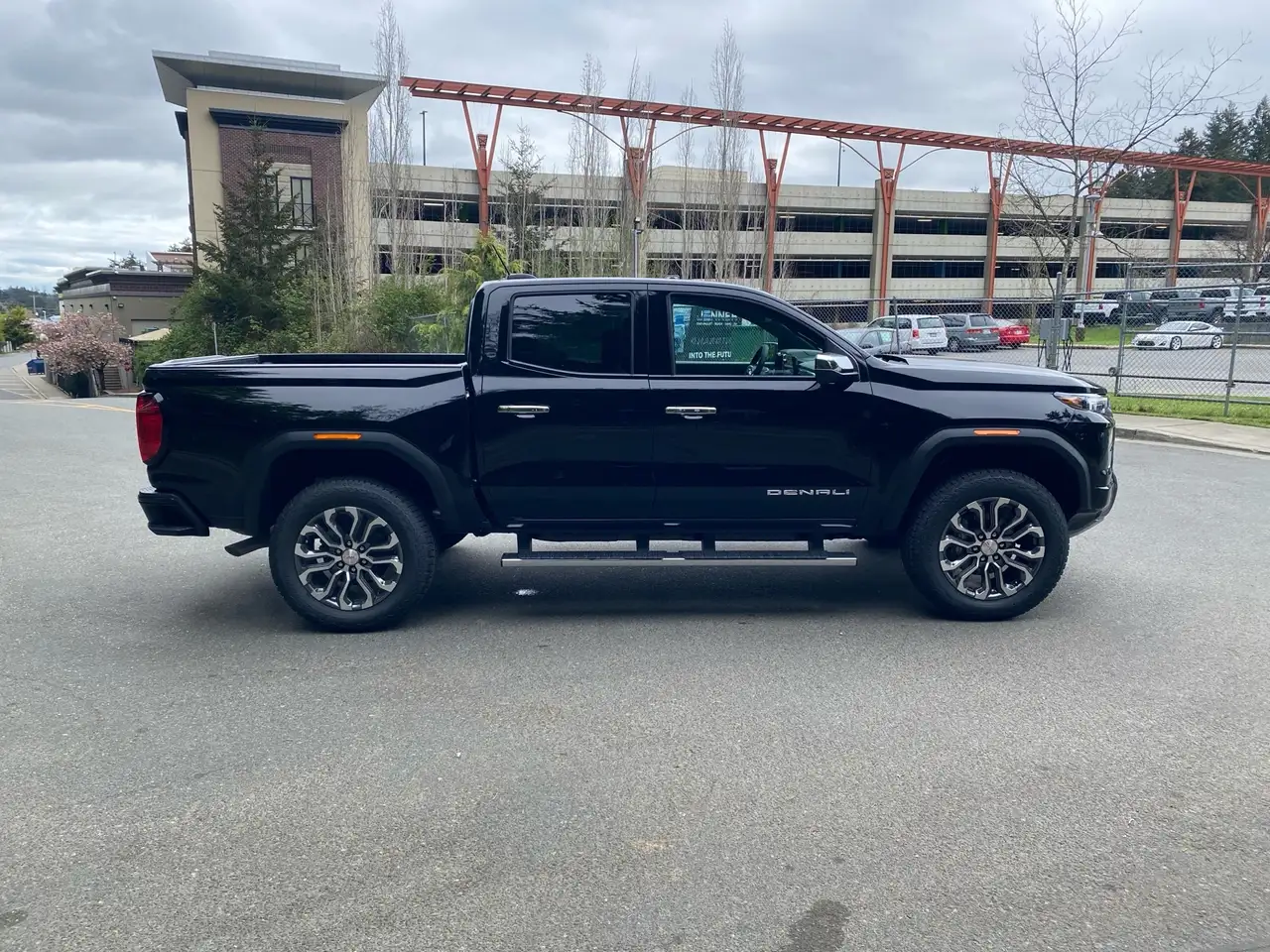 GMC Canyon снимка GMC Canyon