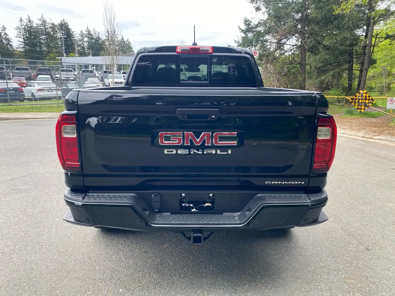 GMC Canyon снимка GMC Canyon