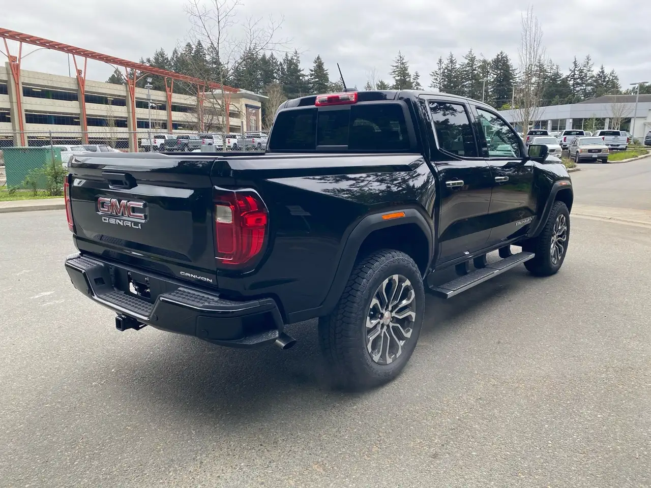 GMC Canyon снимка GMC Canyon