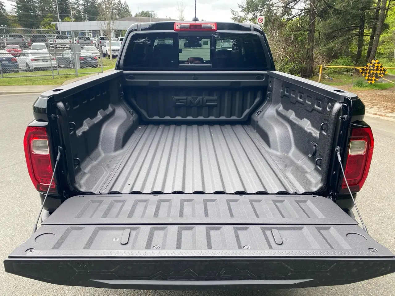 GMC Canyon снимка GMC Canyon