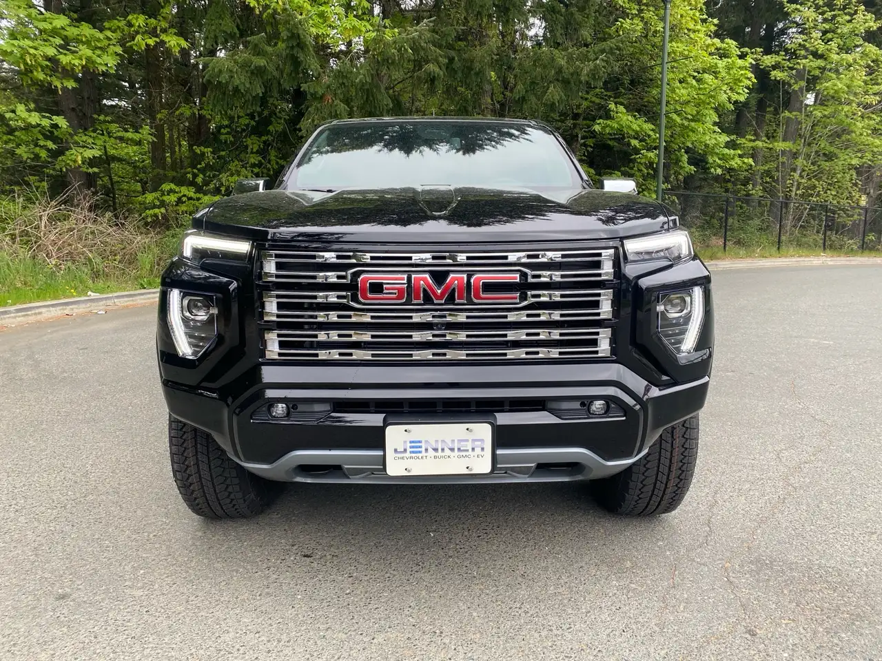 GMC Canyon снимка GMC Canyon