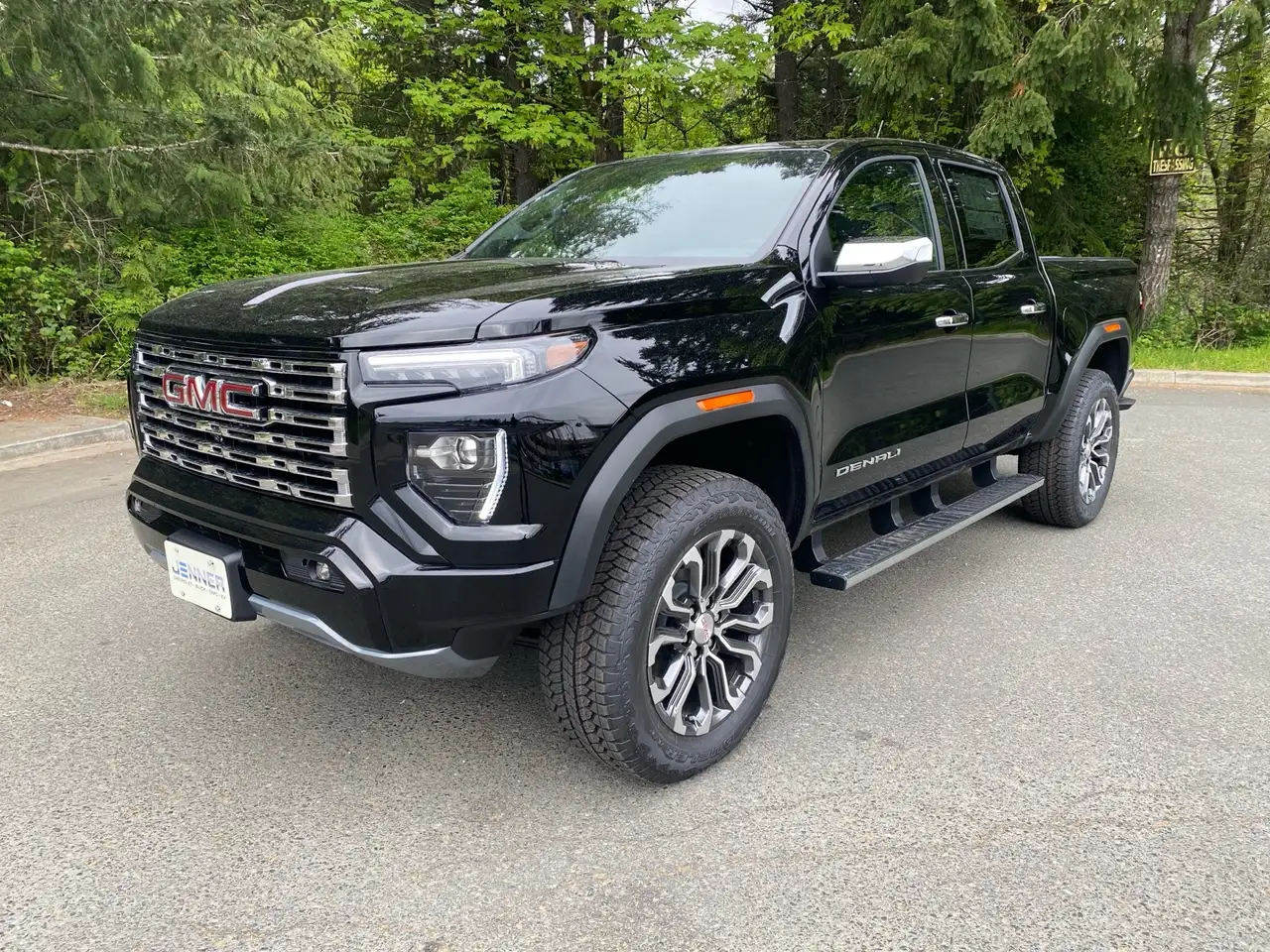 GMC Canyon снимка GMC Canyon
