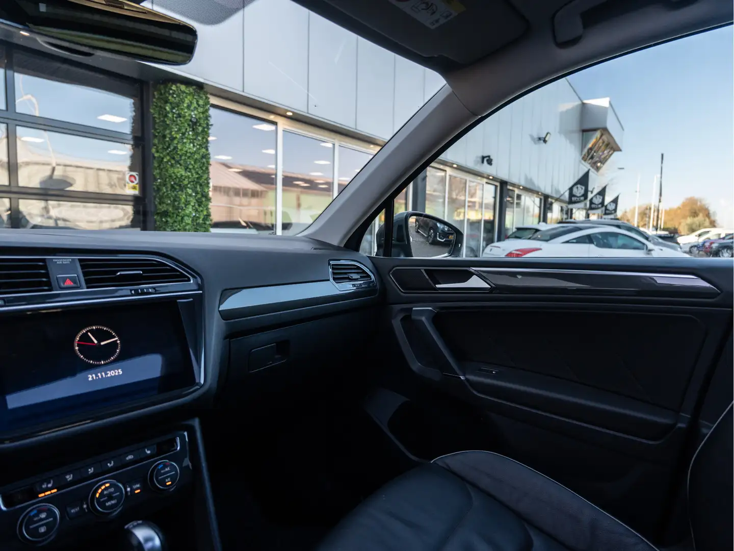 Volkswagen Tiguan Allspace 1.4 TSI DSG Highline | Pano | Leder | Memory | Tre Gris - 2