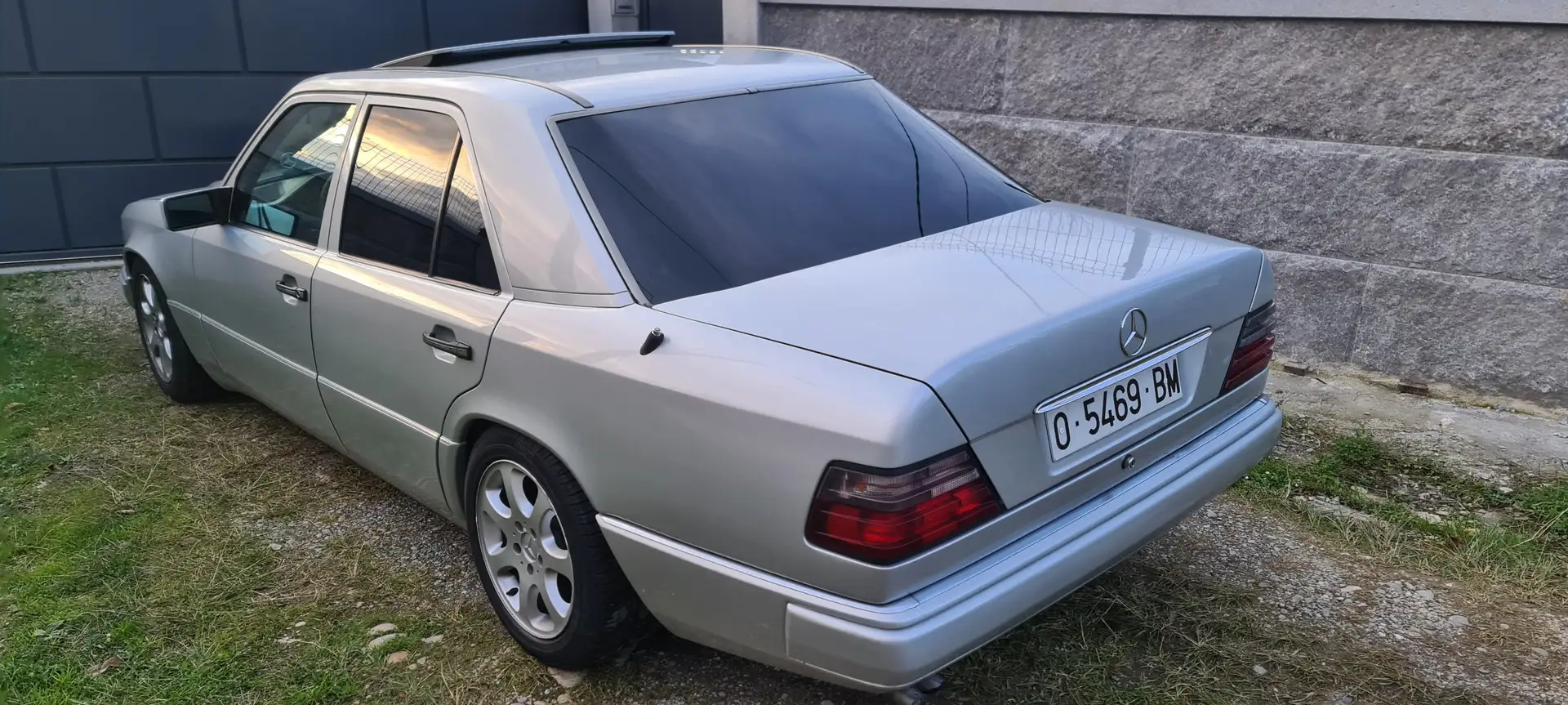 Mercedes-Benz 300 300TDT 4Matic Silver - 2