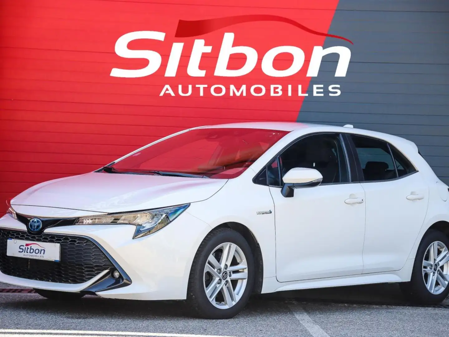 Toyota Corolla Hybride 184h CVT Dynamic Business GPS CAMERA Blanc - 1