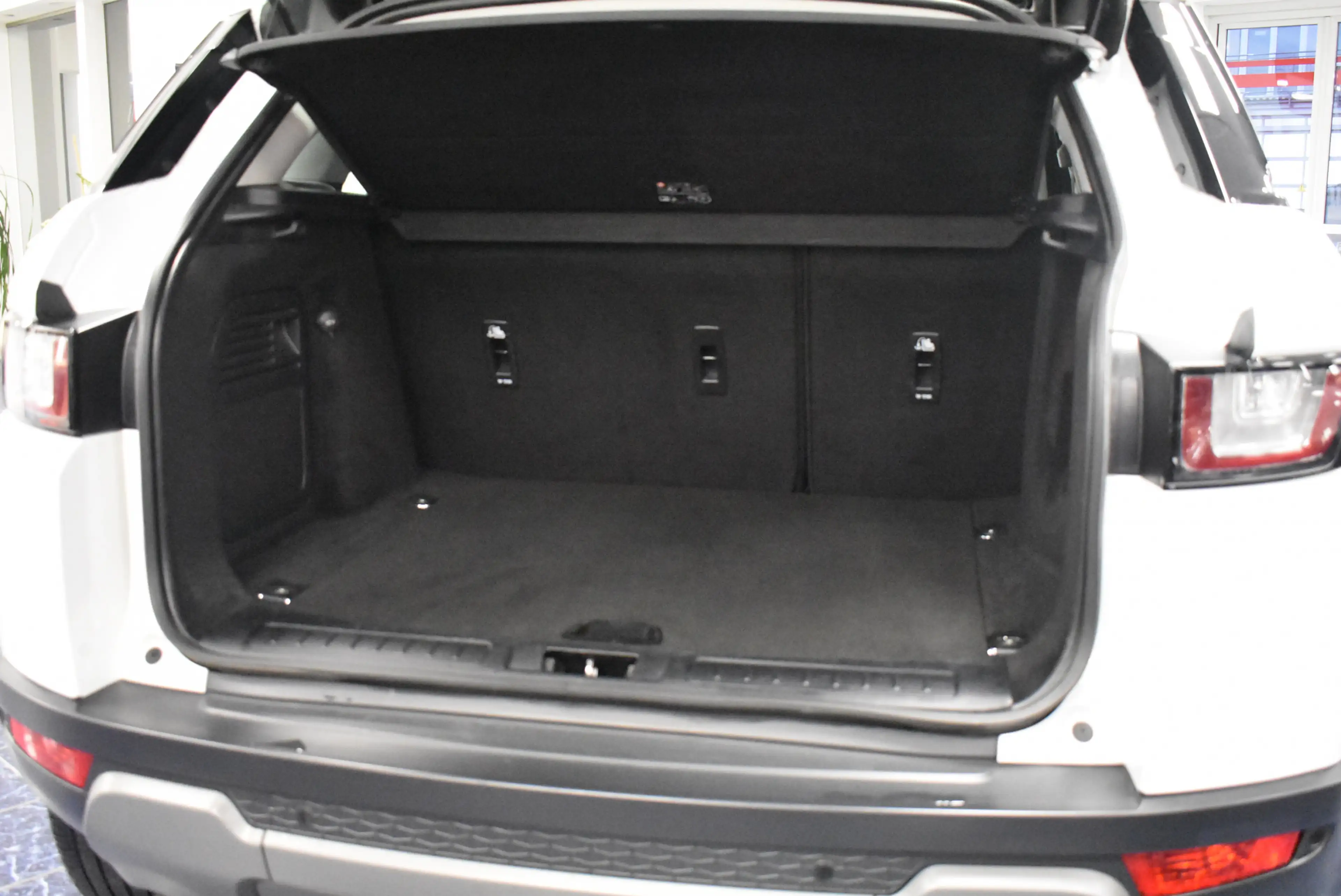 Land Rover Range Rover Evoque 2,0 D 2WD Pure Temp PDC 1Hand — photo 13