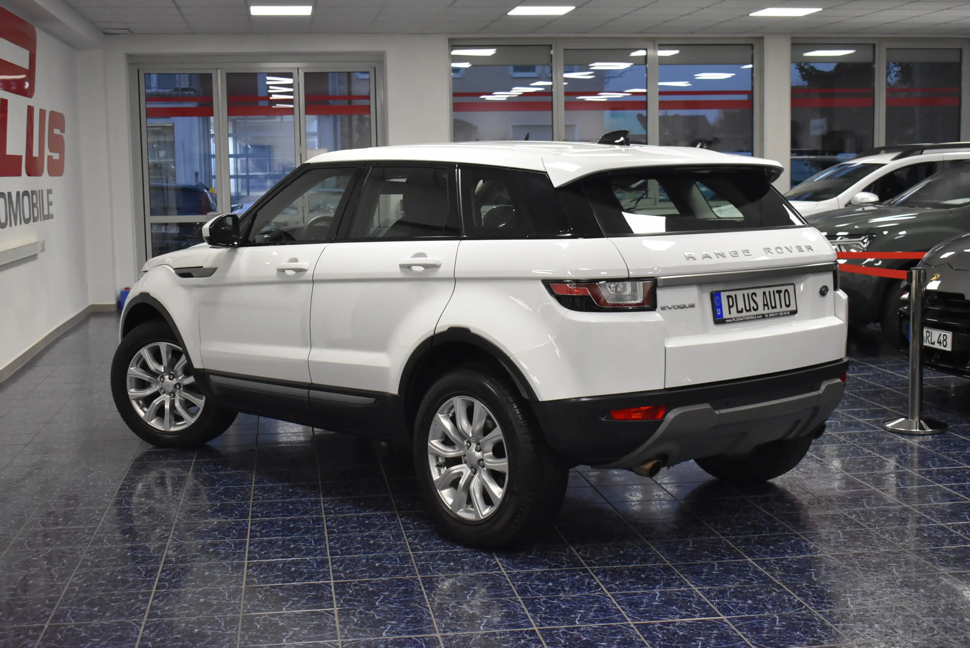 Land Rover Range Rover Evoque 2,0 D 2WD Pure Temp PDC 1Hand — photo 4