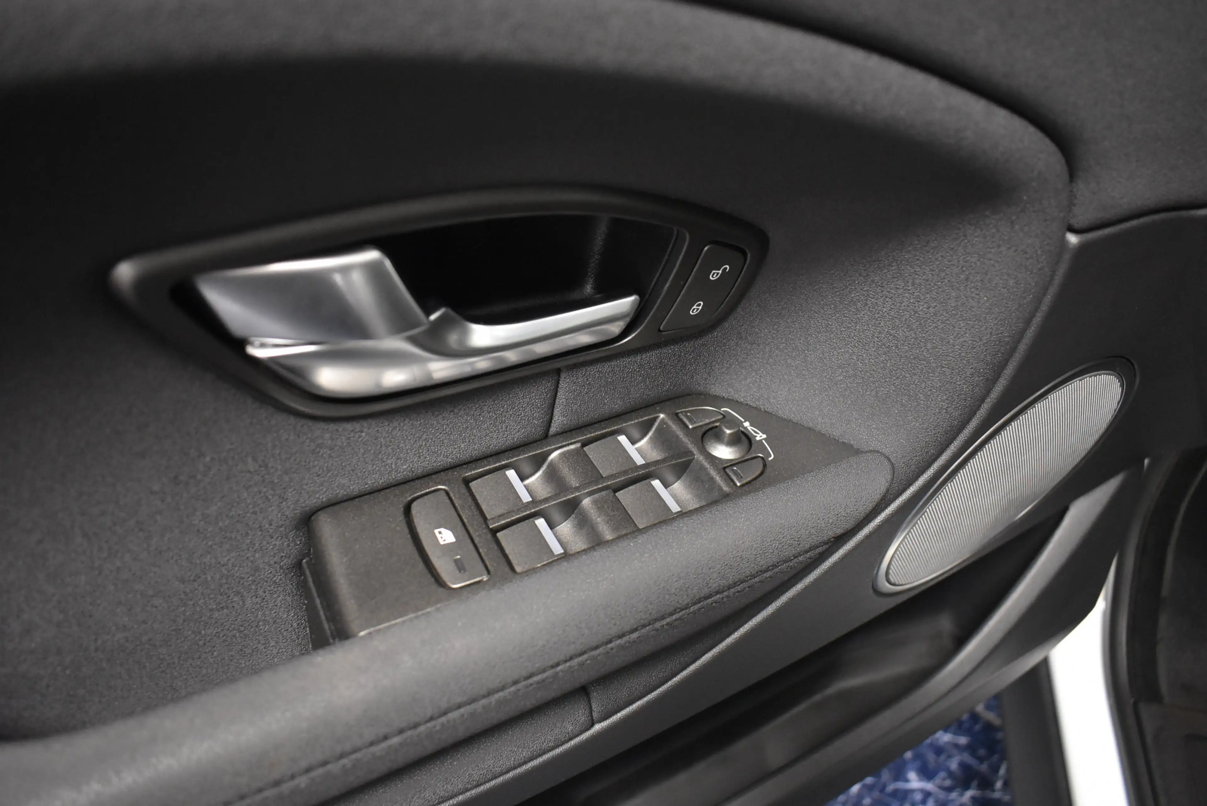 Land Rover Range Rover Evoque 2,0 D 2WD Pure Temp PDC 1Hand — photo 11