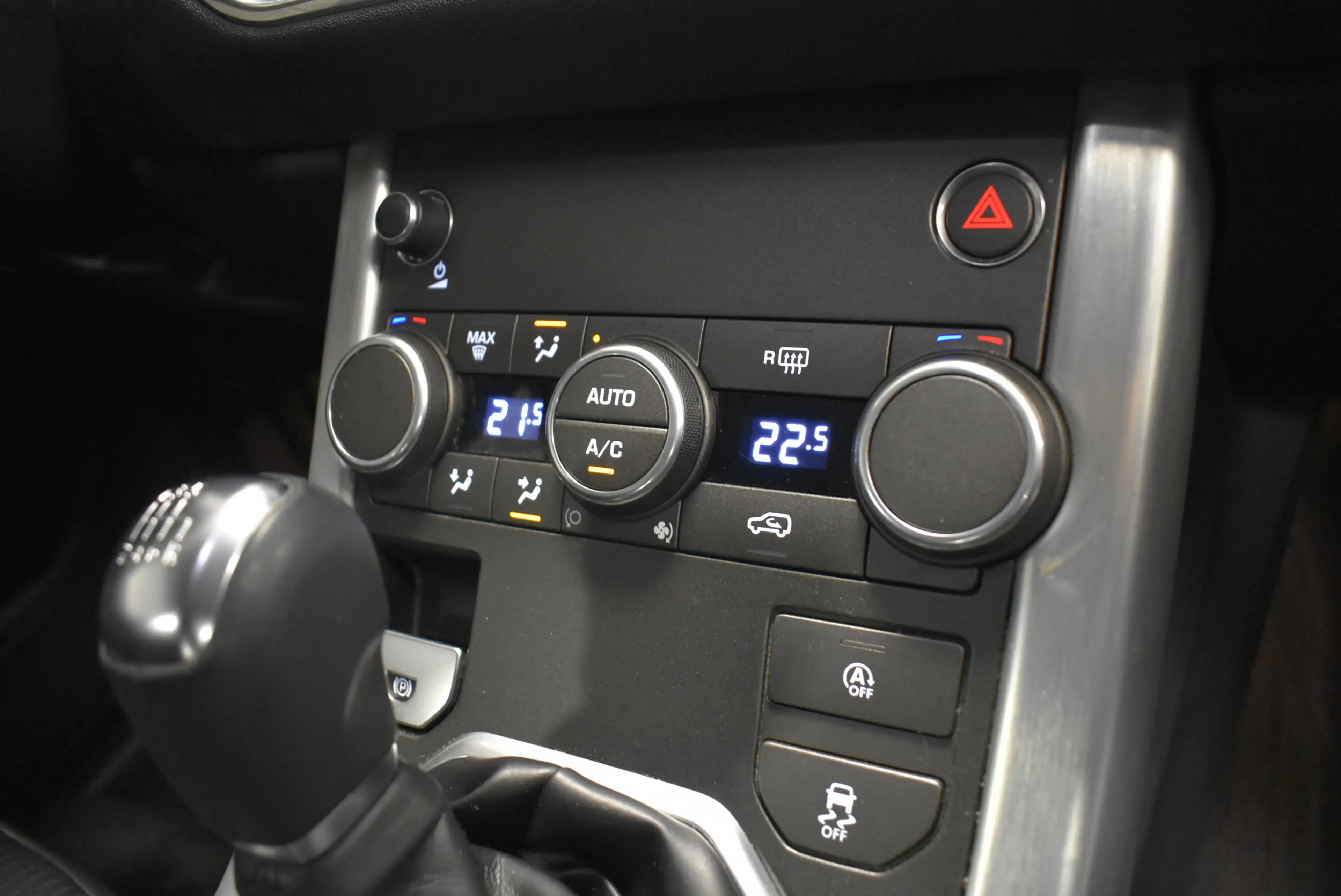 Land Rover Range Rover Evoque 2,0 D 2WD Pure Temp PDC 1Hand — photo 9