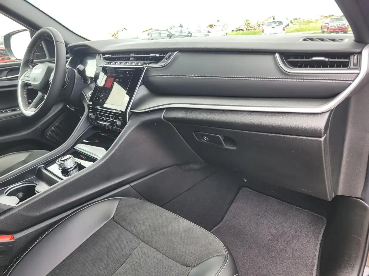 Jeep Grand Cherokee снимка Jeep Grand Cherokee