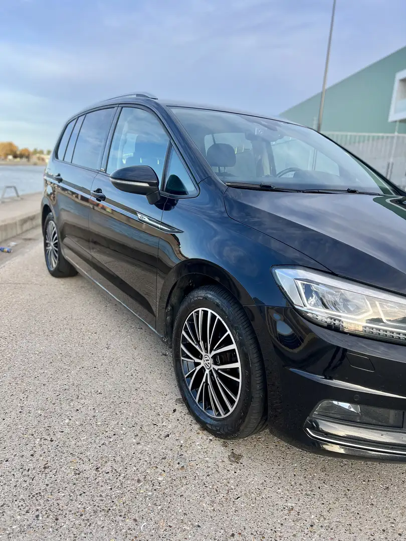 Volkswagen Touran 2.0 TDI R-line - 2